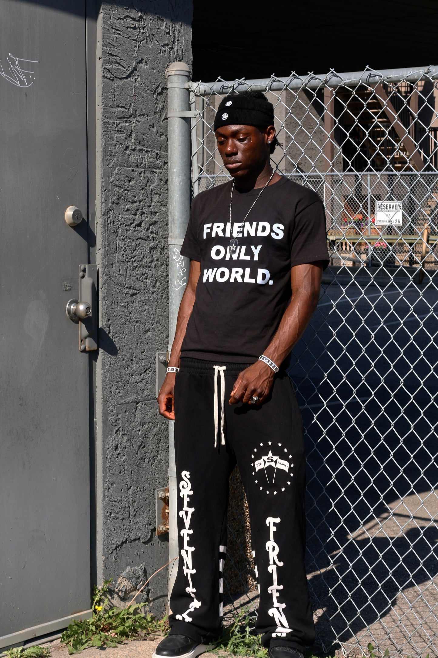 FRIENDSONLYWORLD TEE